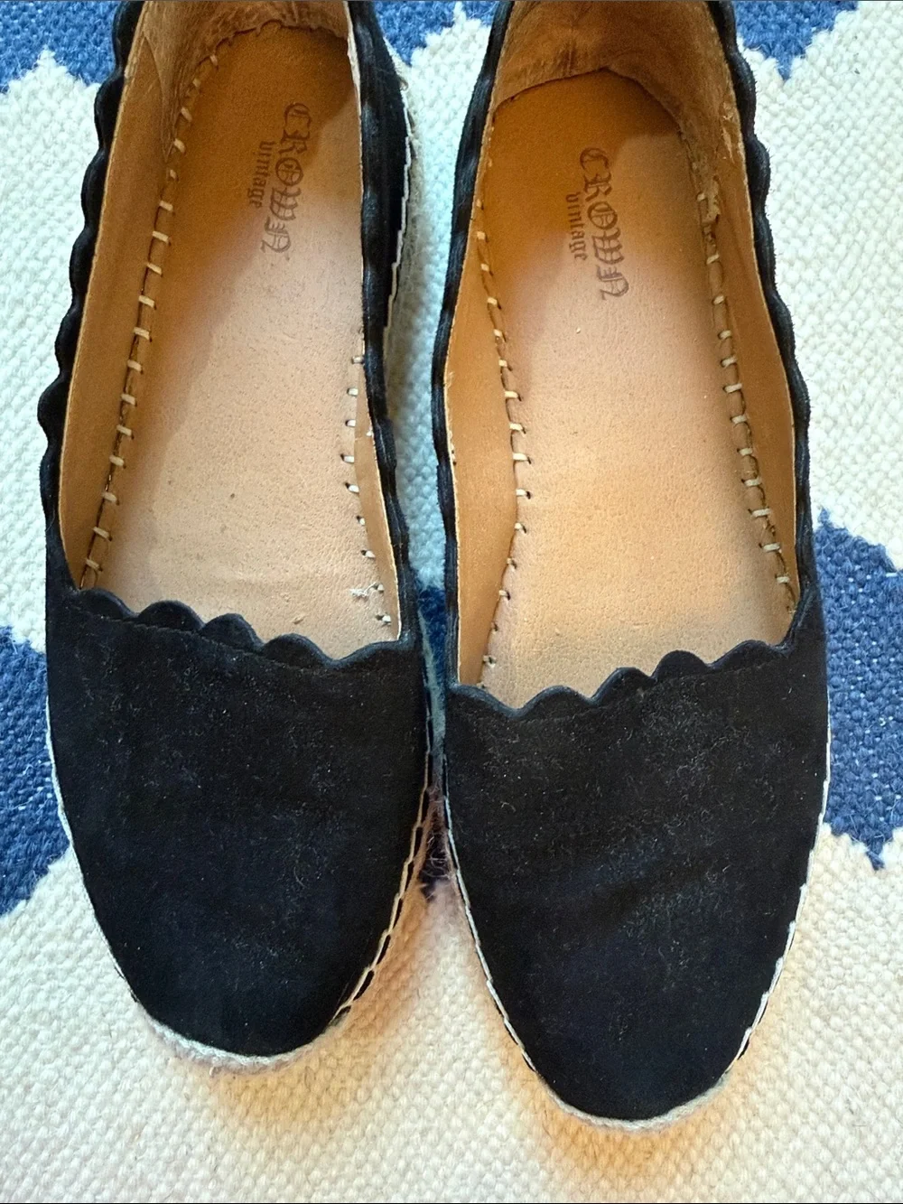 Crown Vintage Black Scalloped Espadrille Flats